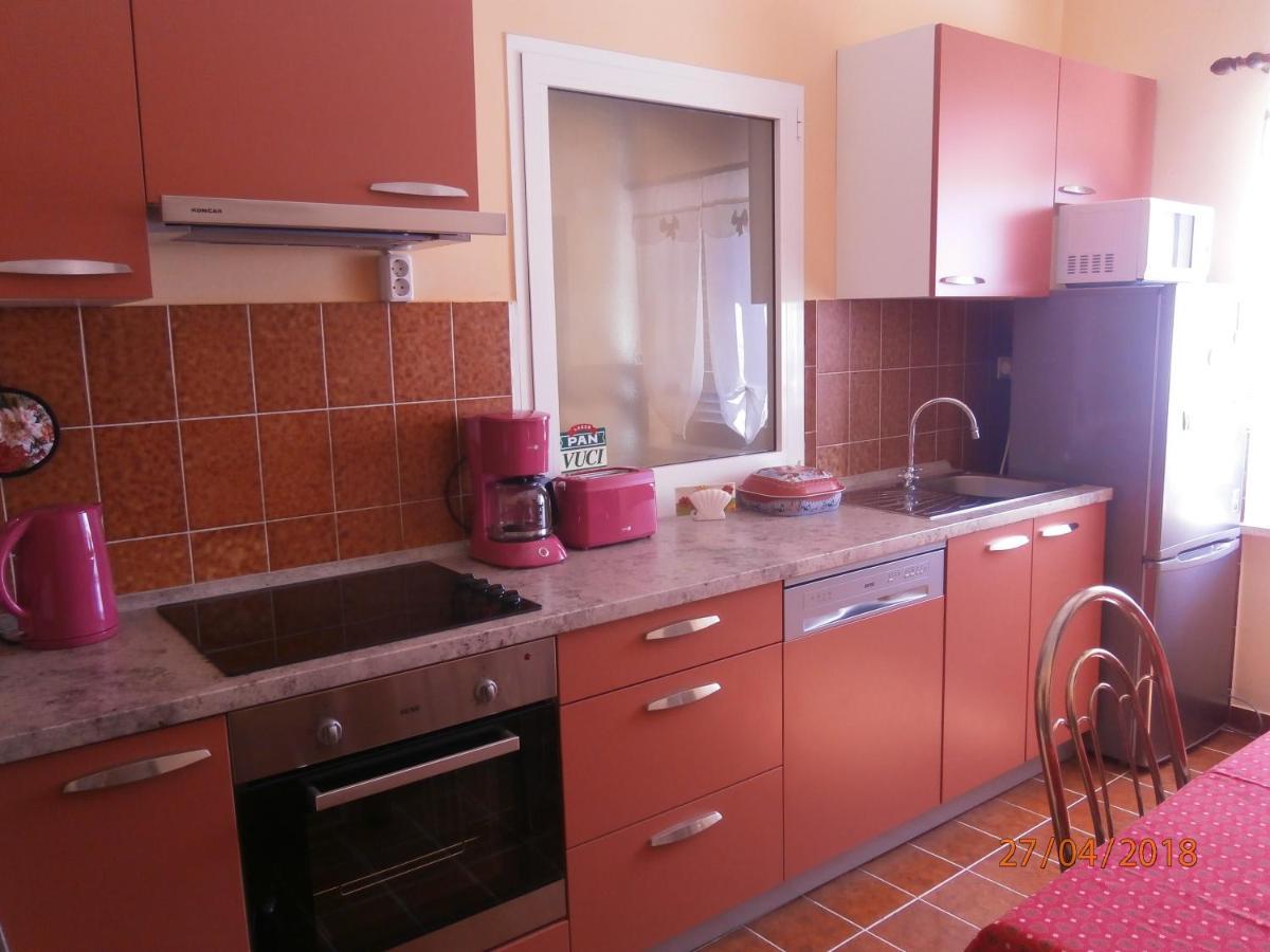 Family Apartment Tonko With King'S Bed Матули Екстериор снимка