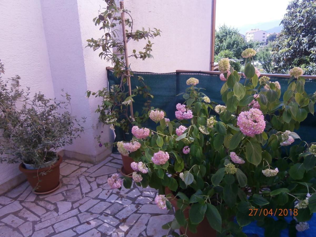 Family Apartment Tonko With King'S Bed Матули Екстериор снимка