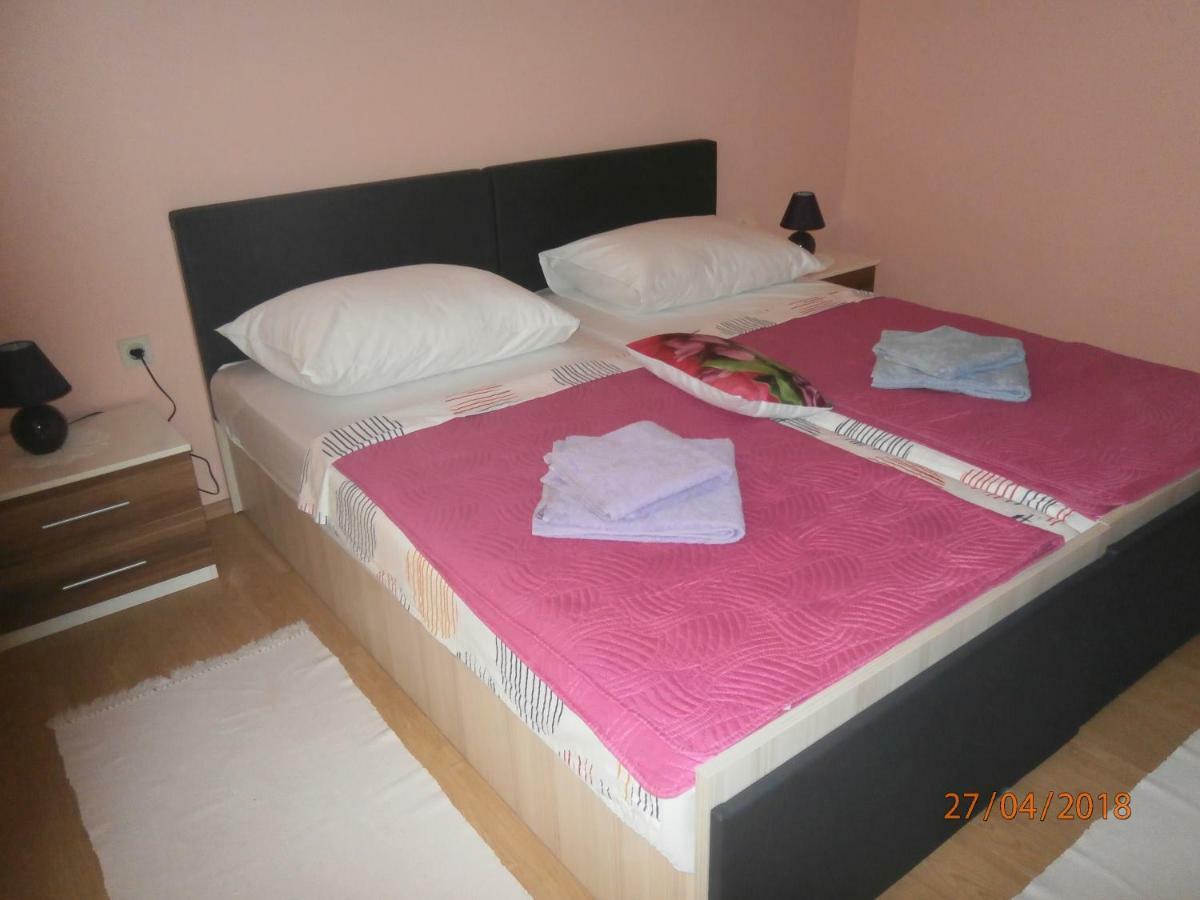 Family Apartment Tonko With King'S Bed Матули Екстериор снимка